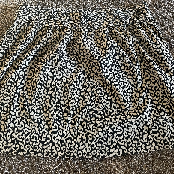 Dresses & Skirts - Loft Skirt
